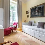 Historic In Vinohrady, Loved By Locals By Easybnb Premium *