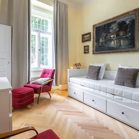 Historic In Vinohrady, Loved By Locals By Easybnb Premium *